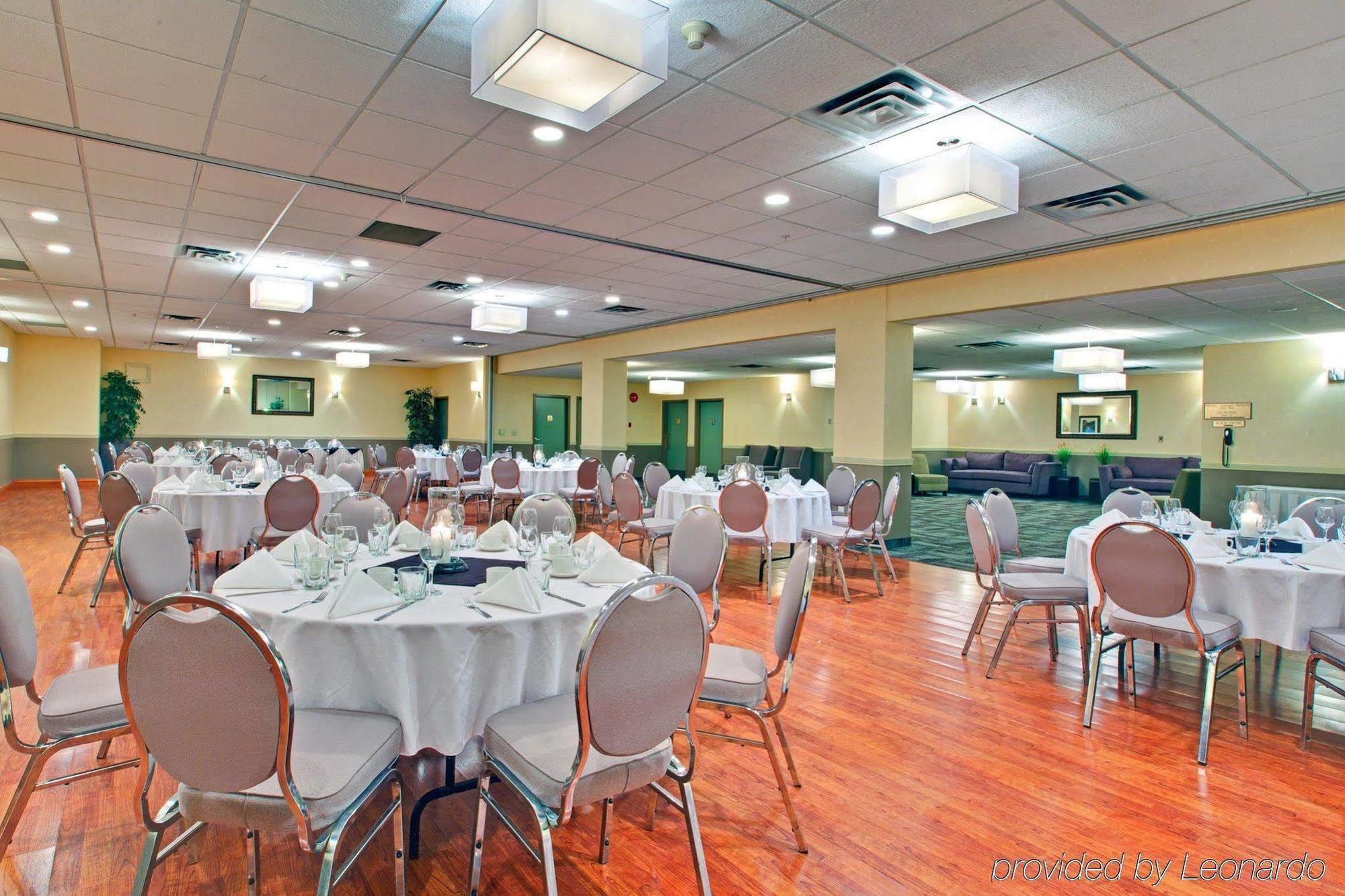 Doubletree By Hilton West Kelowna Restoran fotoğraf